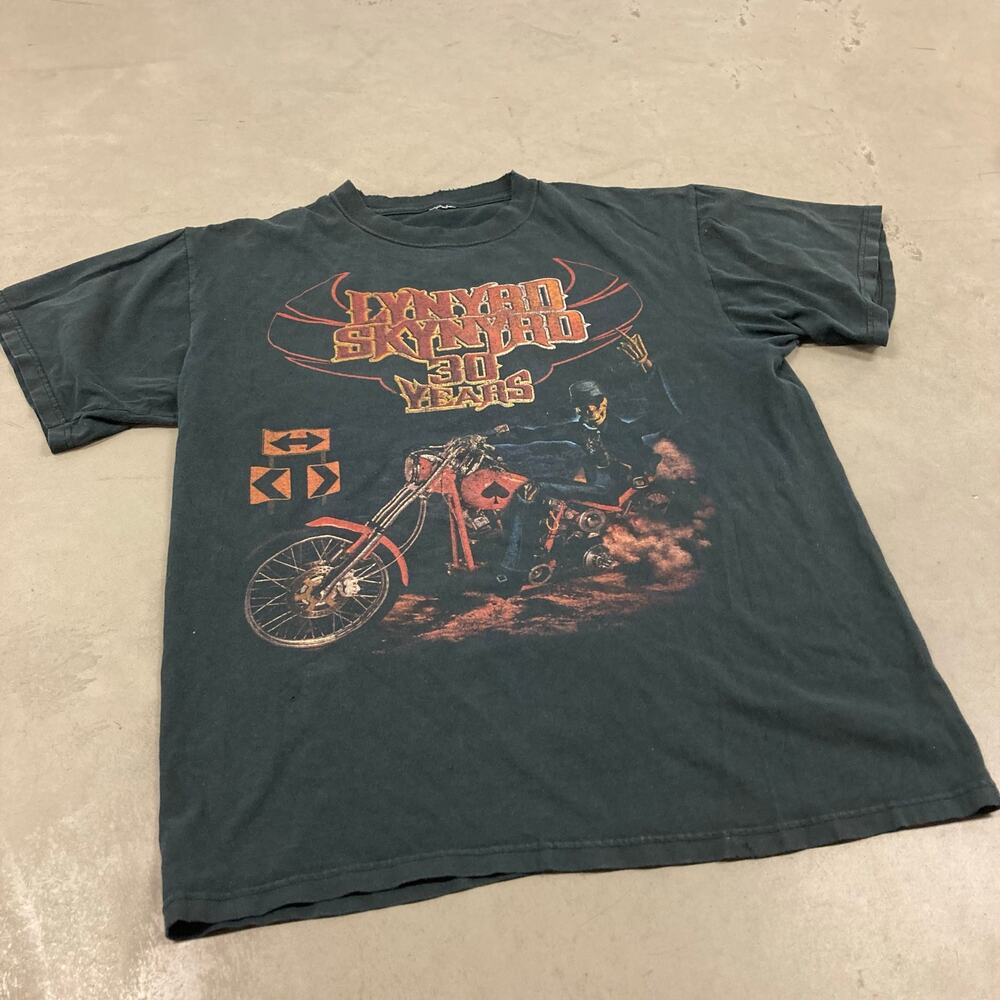 Vintage Y2K lynyrd skynyrd t-shirt